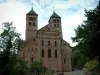 Abbaye de Murbach - Église romane en grès rose et arbres