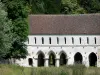 Abbazia di Fontaine-Guérard - Abbazia di Nostra Signora di Fontaine-Guérard: suore da costruzione: archi della sala capitolare (Veduta esterna) sulla città di Radepont