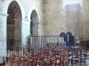 Abdij van Aubazine - Binnen in de abdijkerk: uitzicht op het graf van St. Stephen van Obazine