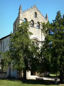 Abdij van Blasimon - Voormalige Benedictijner abdij Saint- Nicolas : west gevel van de kerk van Saint- Nicolas
