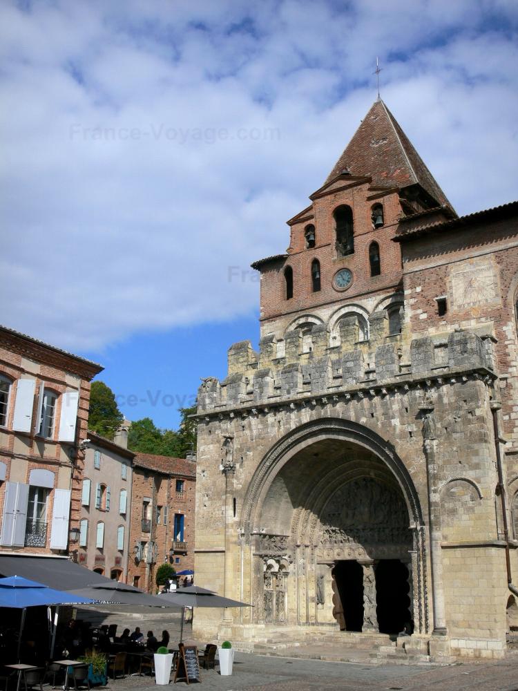 De abdij van Moissac - Abdij van Moissac: Abdij van Saint-Pierre de Moissac veranda en bel-romaanse kerk van St. Peter