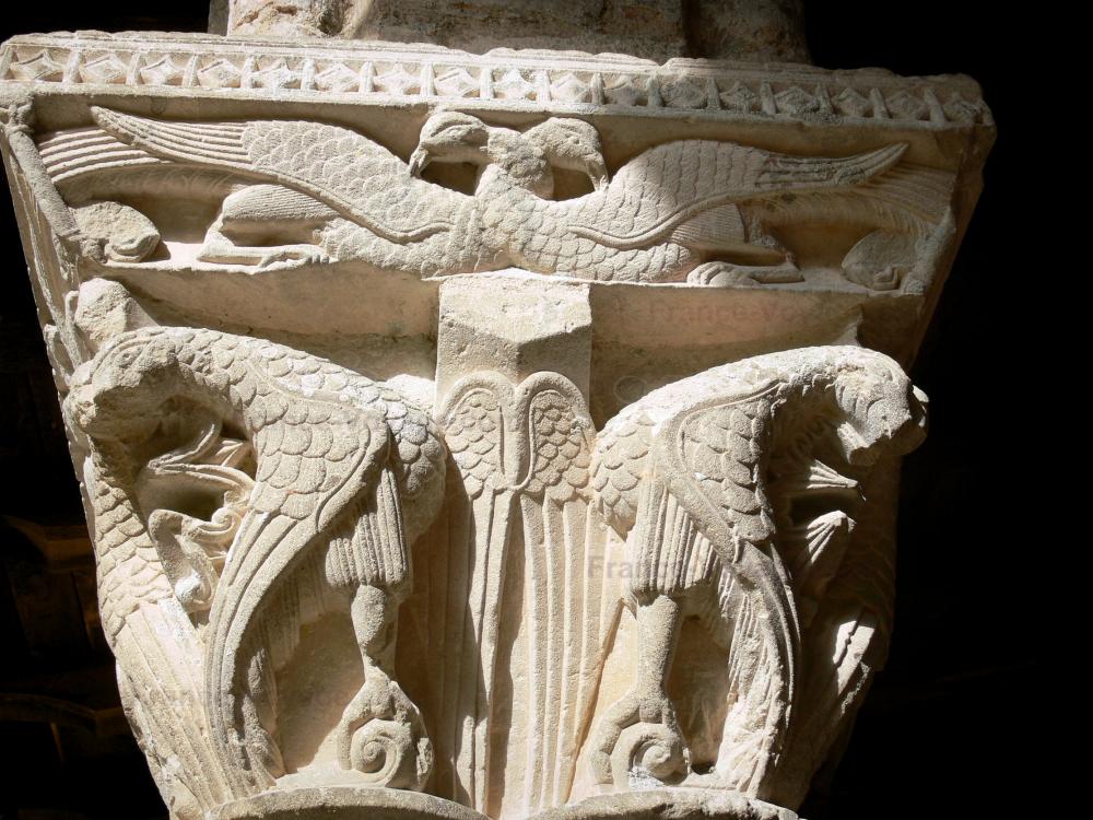De abdij van Moissac - Abdij van Moissac: Abdij van Saint-Pierre de Moissac: gebeeldhouwd de romaanse kloostergang