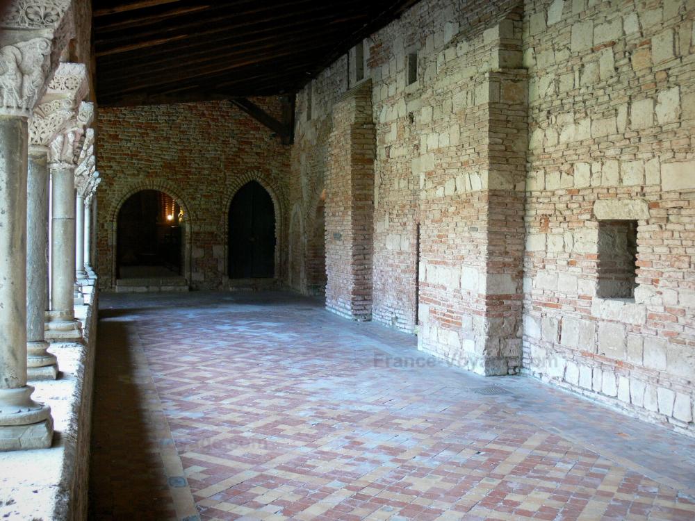 De abdij van Moissac - Abdij van Moissac: Abdij van Saint-Pierre de Moissac klooster gallery roman
