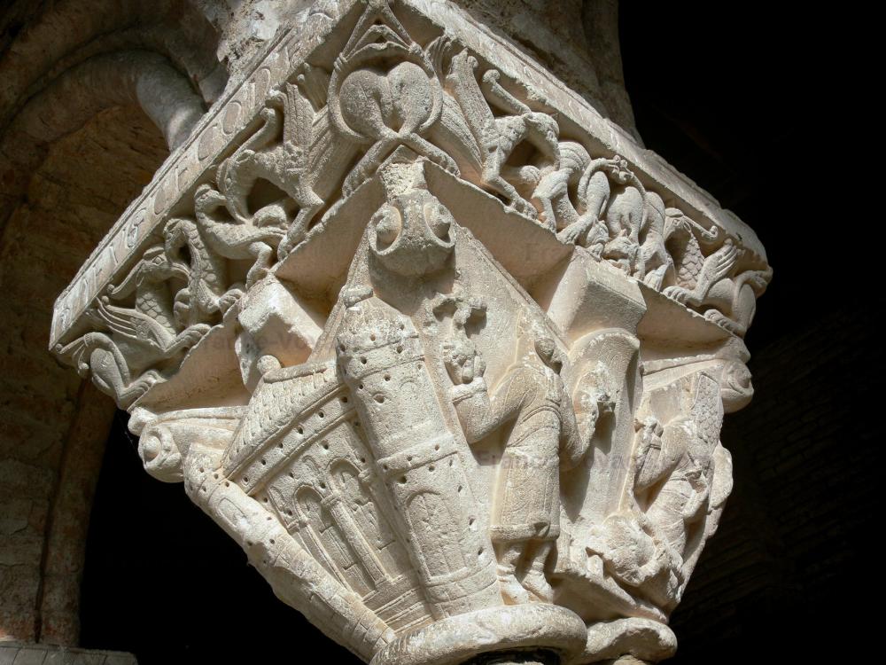 De abdij van Moissac - Abdij van Moissac: Abdij van Saint-Pierre de Moissac: gebeeldhouwd de romaanse kloostergang