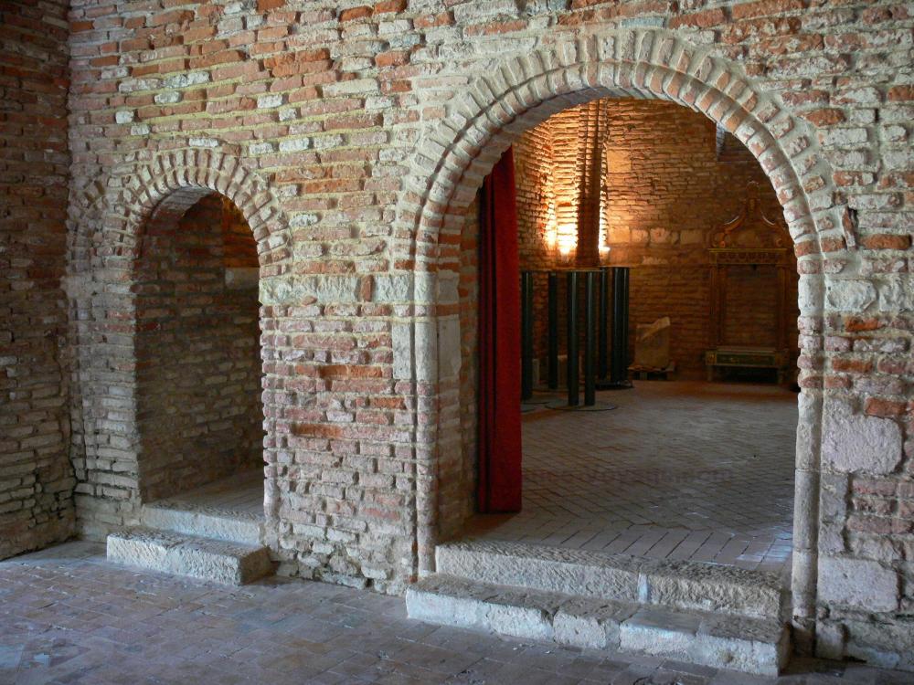 De abdij van Moissac - Abdij van Moissac: Abdij van Saint-Pierre de Moissac ruimte grenzend aan het klooster
