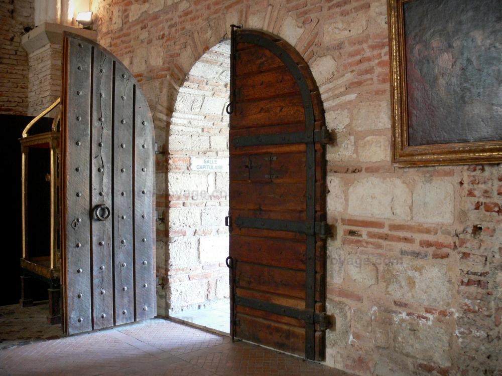 De abdij van Moissac - Abdij van Moissac: Abdij van Saint-Pierre de Moissac: houten deur