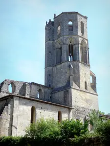 Abdij van La Sauve-Majeure - Klokkentoren van de abdijkerk