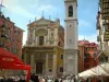 Agradável - Catedral de Sainte-Réparate, em estilo barroco, com a sua animada praça na cidade velha de Nice