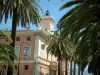 Ajaccio - Hôtel de ville (mairie) et palmiers