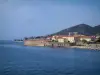 Ajácio - Mar Mediterrâneo com cidadela e colinas ao fundo