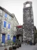 Alba-la-Romaine - Clock Tower en de gevel van een huis in de middeleeuwse stad