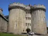 Alençon - Torres de Machicolated do antigo castelo dos Duques