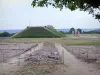 Alise-Sainte-Reine - Archeologische site van Alésia: uitkijktoren met uitzicht op de overblijfselen van de Gallo-Romeinse stad Alésia