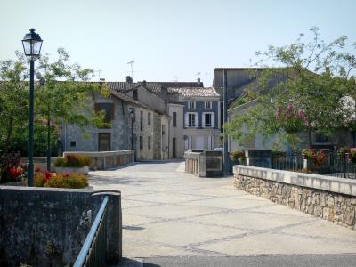 Allemans-du-Dropt frescoes - Tourism & Holiday Guide