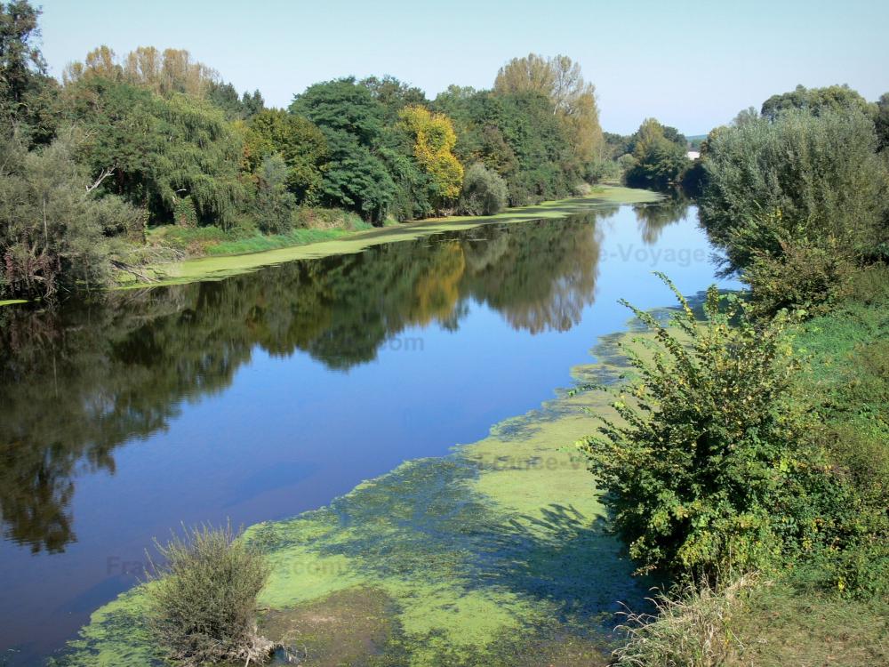 Guide de l'Allier - Paysages du Bourbonnais - Rivière Cher bordée d'arbres