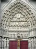 Amiens - Cathédrale Notre-Dame (style gothique) : tympan du portail Sud, portail dit de la Vierge dorée