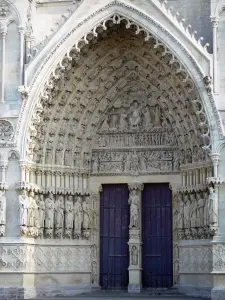 Amiens - Notre-Dame kathedraal (Gotische): centrale portiek, trommelvlies