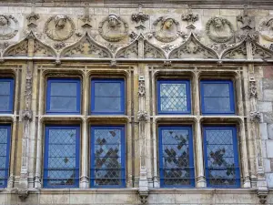 Amiens - Glasramen van het huis van het baljuwschap