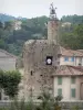 Anduze - Clock Tower (resti di antiche fortificazioni) e le case della città