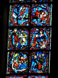 Angers - Dentro de la catedral de Saint-Maurice: vidrieras