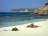 Anse-Bertrand - Farniente sur la plage de l'anse Laborde, mer des Antilles et falaises 
