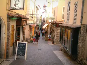 Antibes - Calle comercial del casco antiguo
