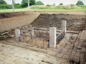 Argentomagus archaeological site - Gallo-Roman remains (fountain); in the town of Saint-Marcel