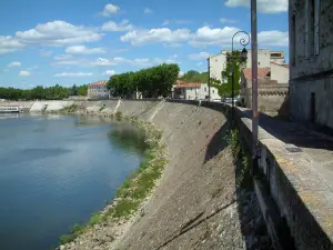 Arles - Bank of the Rhone river with its houses