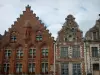 Arras - Trois Luppars mansion with cog and residence with fretted cog