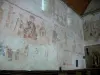 Asnieres-сюр-Vègre - Интерьер церкви Святого Илера: Средневековые фрески: Поклонение волхвов - Представление в храме - Побег в Египте