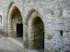 Asnières-sur-Vègre - Porche du manoir de la Cour dit le Temple