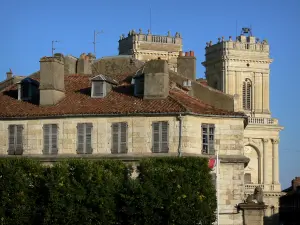 Auch - Facade of a house and towers of the Sainte-Marie cathedral