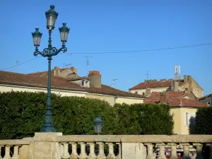 Auch - Balustrade with a lamppost and roofs of the town