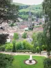 Aurillac - Park des Schlosses Saint-Étienne mit Blick auf die Kirche Saint-Géraud und die Dächer von Aurillac