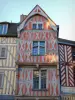 Auxerre - Fachadas de antiguas casas con entramado de madera.