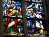 Auxerre - Interior de la iglesia de Saint-Eusèbe: vidriera