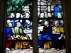 Auxerre - Interior de la iglesia de Saint-Eusèbe: vidriera