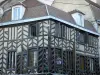 Auxerre - Antigua casa con entramado de madera