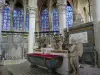 Auxerre - Binnen in de kathedraal Saint-Étienne: koor