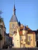 Avallon - Torre dell'orologio e casa torretta nel centro storico