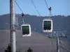 Ax 3域 - Axe Trois Domaines缆车（滑雪缆车），山在背景中