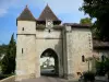 Barbotan-les-Thermes - Spa (op de stad Cazaubon) klokkentoren (oude versterkte poort) van de kerk van St. Peter