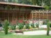 Barbotan-les-Thermes - Spa (op de stad Cazaubon) Spa (spa) en park met bankjes en bloemen