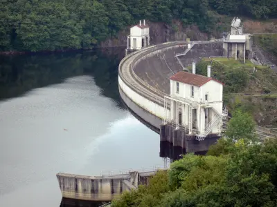 Barragem de Éguzon