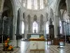 Basilica di Évron - Interno della Basilica di Nostra Signora della Spina: coro gotico