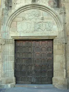 Basilica di Évron - Portale della Basilica della Madonna della Spina