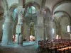 Basilique de Neuvy-Saint-Sépulchre - Intérieur de la basilique Saint-Jacques-le-Majeur (église, collégiale Saint-Étienne) : colonnes de la rotonde