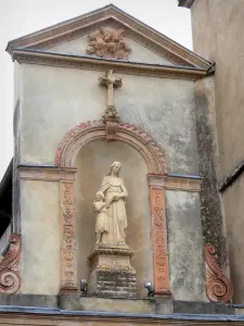 La Bastide-Clairence - Kerk van Onze Lieve Vrouw van de Assumptie Mariabeeld