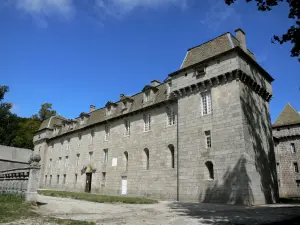 La Baume castle - Facade of the castle; in the town of Prinsuéjols