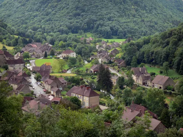 Baume-les-Messieurs - Guide tourisme, vacances & week-end dans le Jura